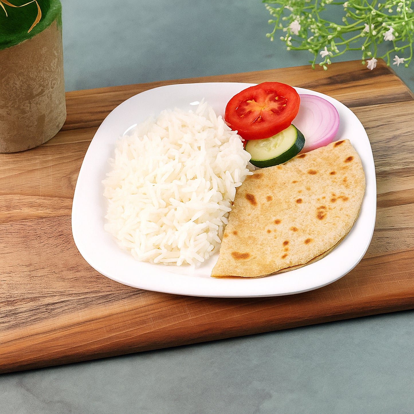 Wukusy premium square dinner plate, 28 cm, ceramic, clean white surface, ideal for modern home and kitchen dining.