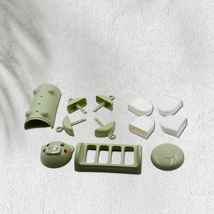 Wukusy pig-shaped plastic ice candy mold set with 4 cups for making ice pops, ice cream, and kulfi treats.