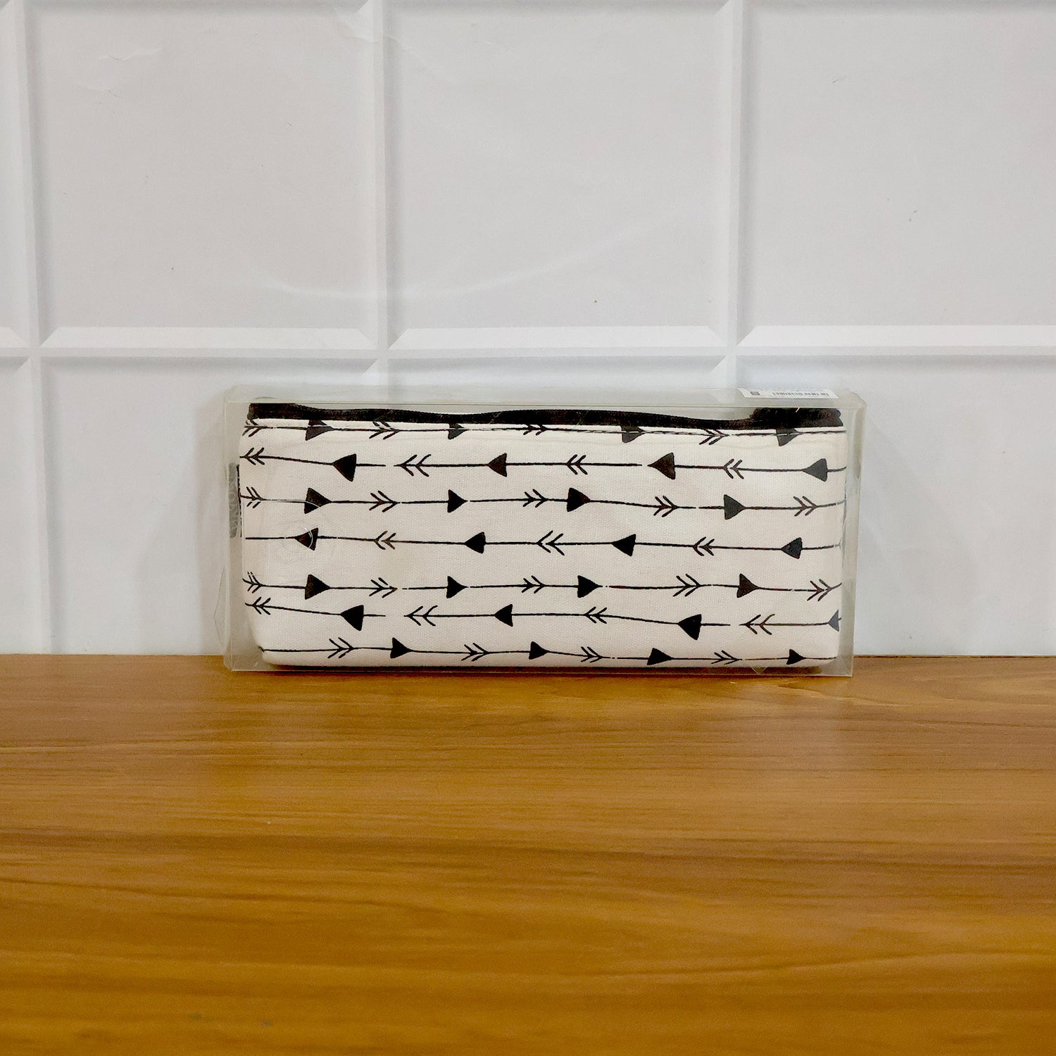 Wukusy stylish canvas pencil pouch with zipper closure, compact and versatile for storing pens, pencils, and stationery items.