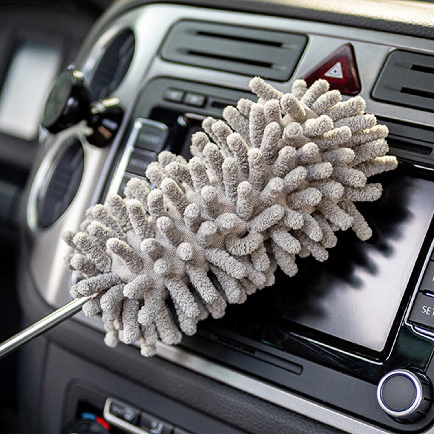 Wukusy 6017 microfiber fan cleaning duster for quick, easy dusting of home appliances and surfaces.