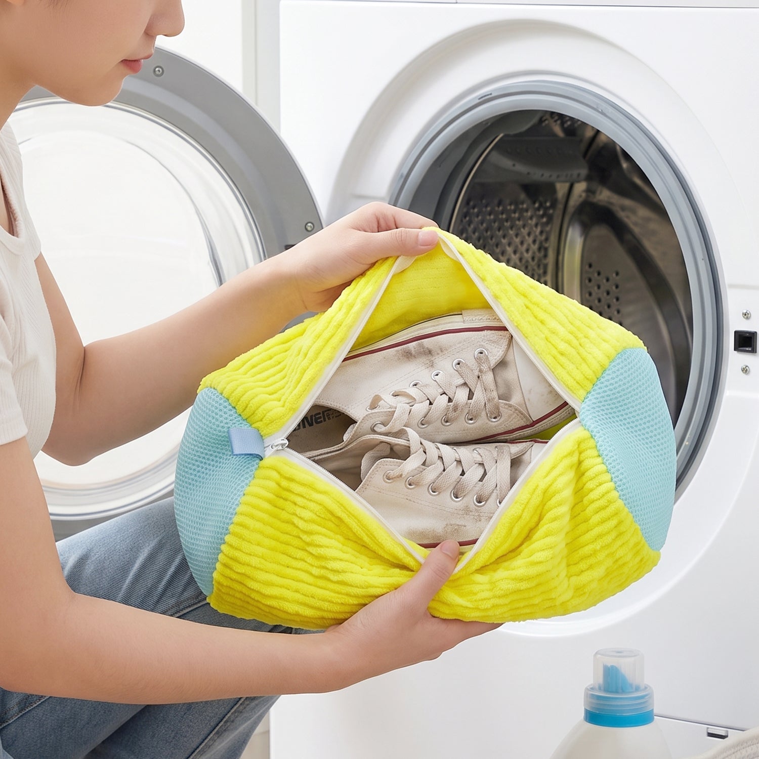 Wukusy shoe laundry wash bag with two supports for washing machine, designed to protect shoes during cleaning process