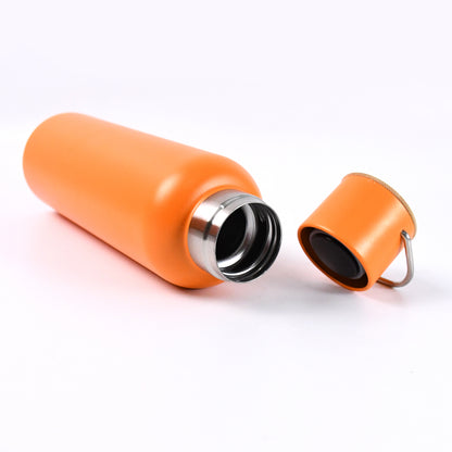 Stainless steel Wukusy 680ml high-quality water bottle, durable kitchen tool with sleek design and leak-proof lid.