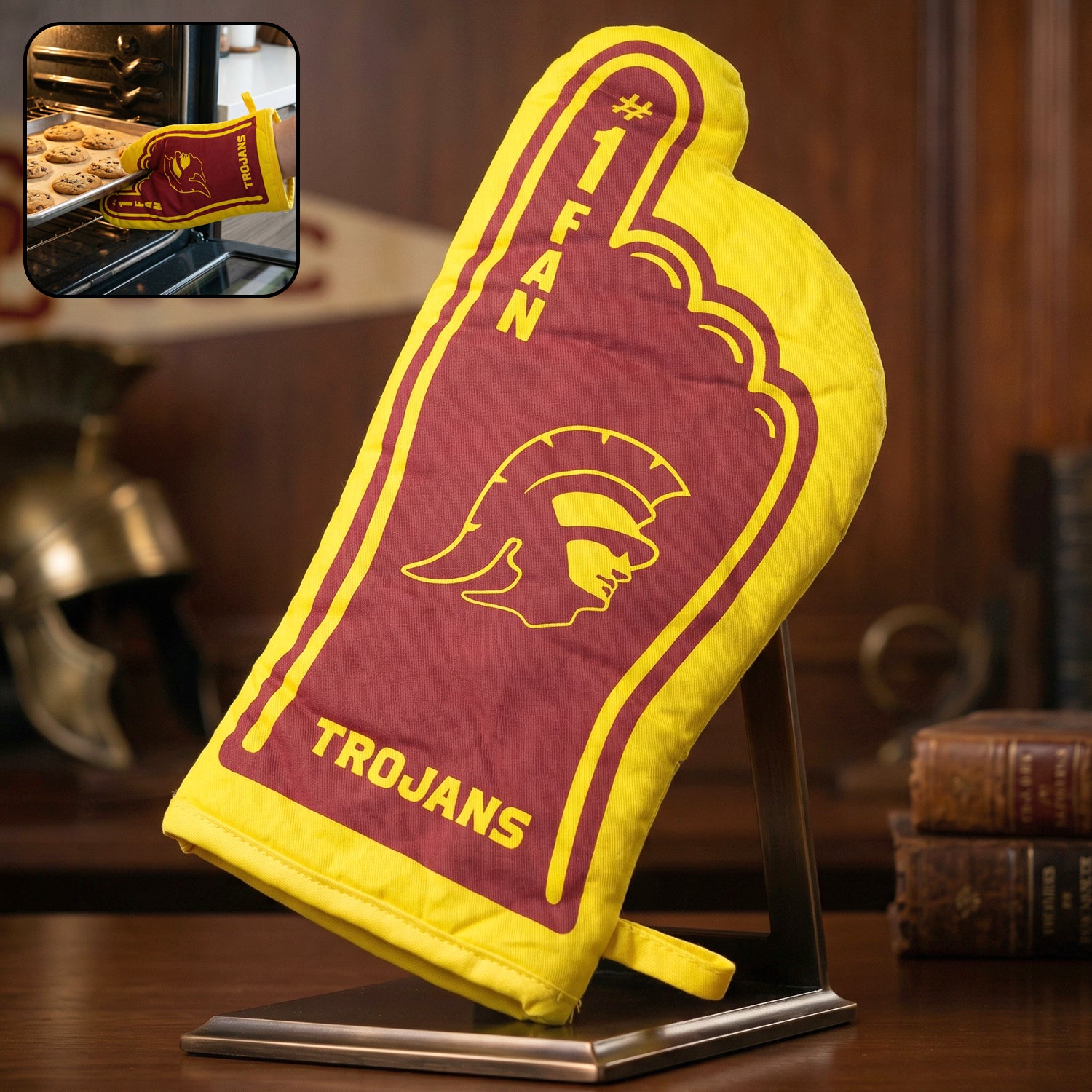 Wukusy heat resistant oven mitt glove for right hand, designed for high-temperature cooking and baking protection.