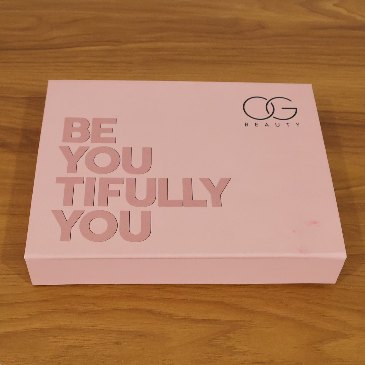 Wukusy 7-in-1 Og Beauty complete makeup combo kit with various brushes, sponges, and tools for versatile makeup application.