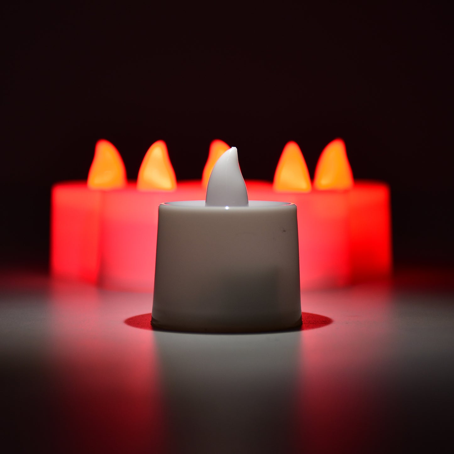 Set of 24 Wukusy red flameless LED tealights, smokeless plastic candles for home decoration, safe and realistic LED tea light candles