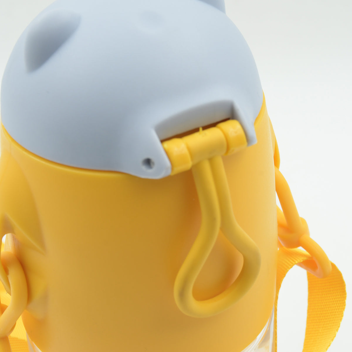 Wukusy large capacity plastic water bottle with wide-mouth, leakproof design, BPA-free, suitable for gym, office, and home use.