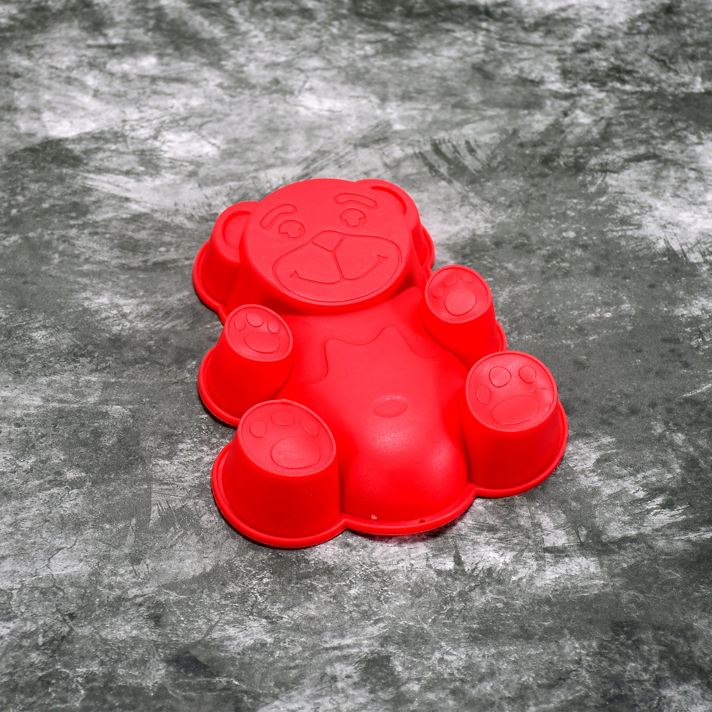Set of four Wukusy silicone animal molds for cake decorating, soap making, and candle crafts featuring detailed animal shapes.