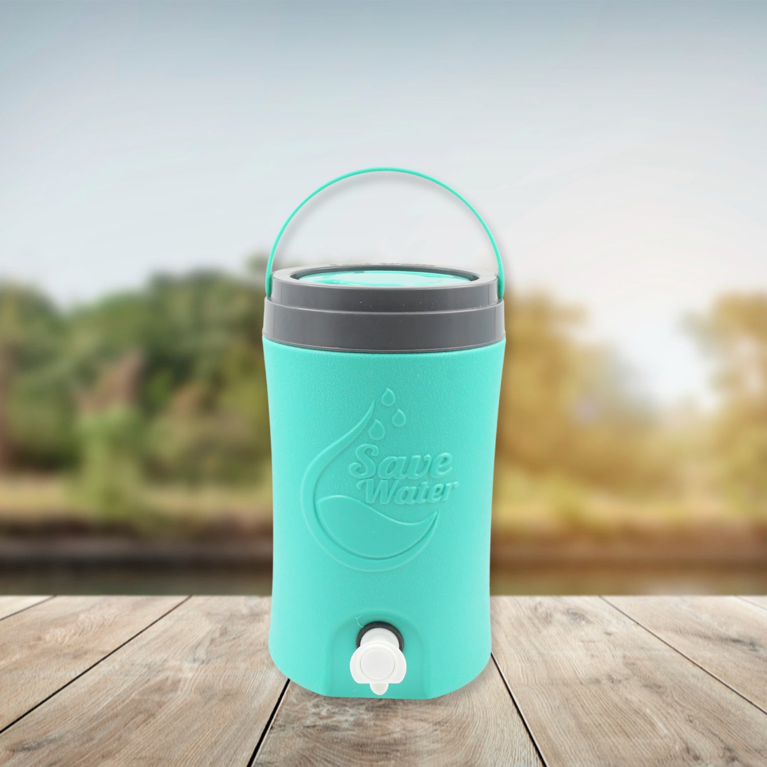 Multi-colored 5 L plastic water rover jug with sturdy handle, insulated for home improvement use by Wukusy.