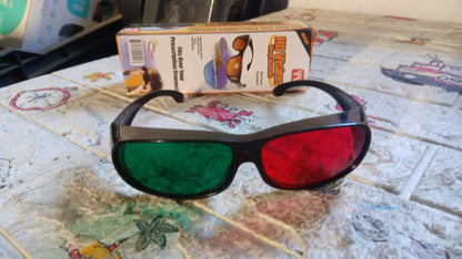 Wukusy UV protected round 3D classic sunglasses for men and women, lightweight fashion eyewear for outdoor and indoor use.