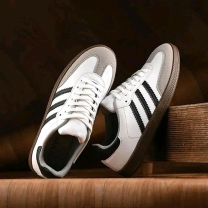 Anjrs men's casual sports shoes by 1889, comfortable running and everyday footwear for boys and men, shown from the side.