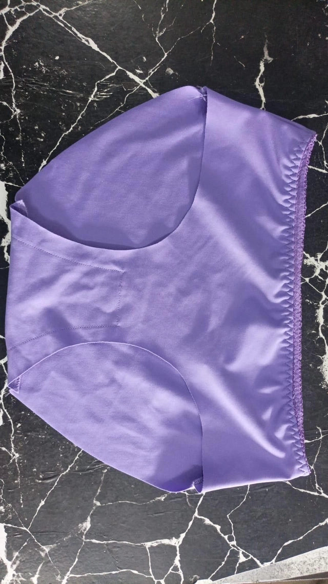 Multicolor women's seamless briefs from Dropship India, comfortable and breathable underwear pack for women, shown in the image.
