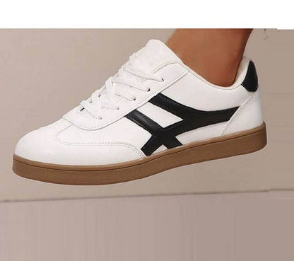Men's casual sports shoes by 1889, comfortable running style for boys and men, featuring sporty design and casual fit.