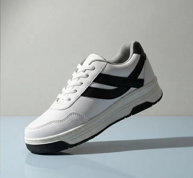 Men's casual sports shoes from 1889, comfortable running and everyday footwear for women and girls, in a stylish design.