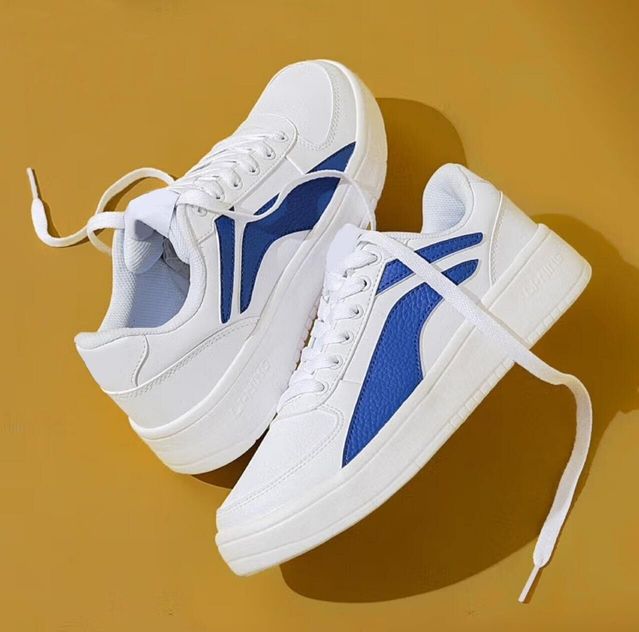 Men's casual running shoes by 1889, sporty and comfortable for boys and men, featuring a stylish design and athletic fit.