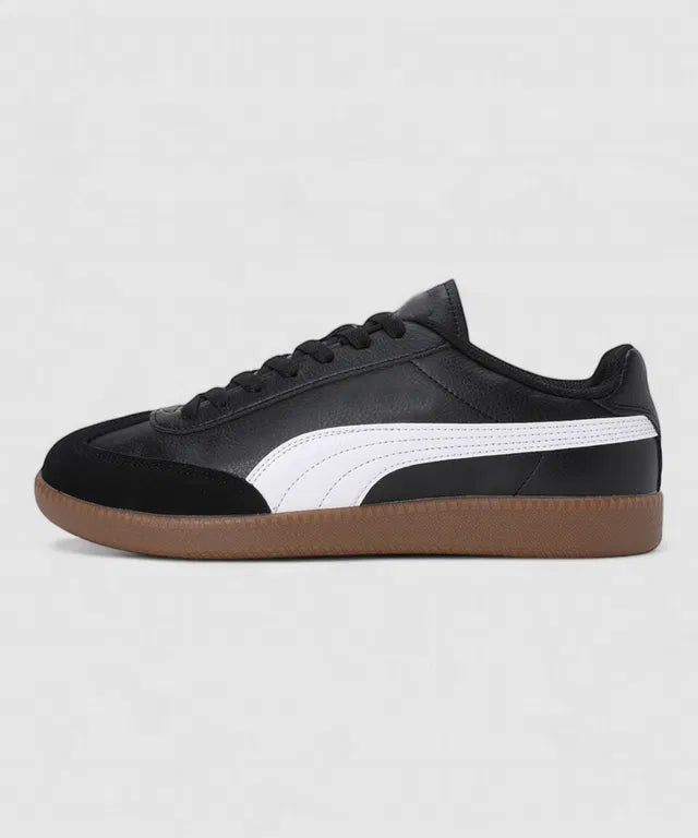 Anjrs Men's casual running shoes in sporty design, comfortable for boys and men, featuring a stylish athletic look.