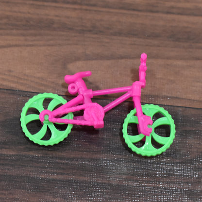 Wukusy 4421 30-piece small bicycle toy set for kids, featuring colorful miniature bikes and accessories for imaginative play