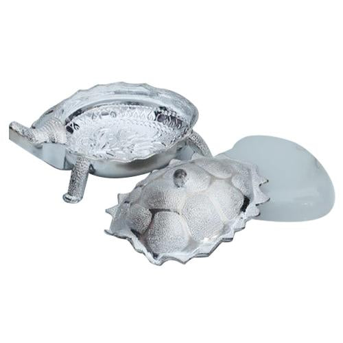 Wukusy tortoise-shaped dry fruit gift box used as decorative home decor, featuring a detailed, multi-purpose design in a natural finish.