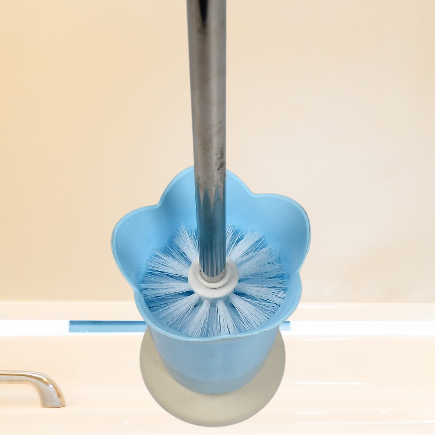 Wukusy premium plastic toilet brush with holder stand, suitable for Western and Indian bathrooms, for effective cleaning.