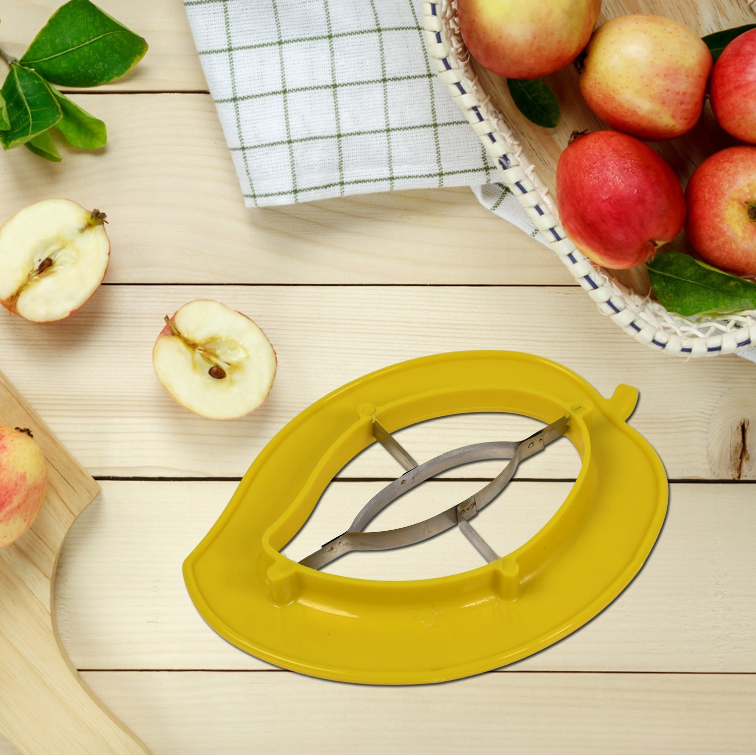 Wukusy mango cutter slicer with sharp blades and non-slip handle, ideal for easy mango peeling and slicing at home.