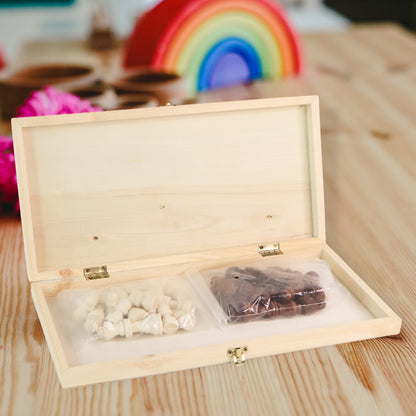 Foldable wooden chess board set by Wukusy, 30x30 cm, featuring a natural wood finish and matching chess pieces.