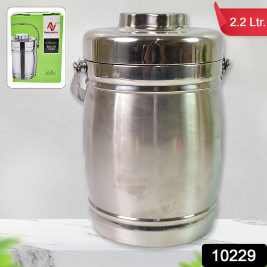 Wukusy stainless steel insulated lunch box with double vacuum layer, 2.2 L, ideal for keeping food hot or cold.