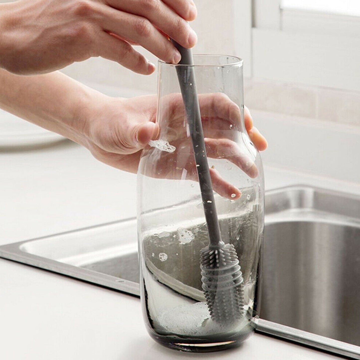 Wukusy 6151a bottle cleaning brush for household use, suitable for cleaning bottles and kitchen utensils effectively.