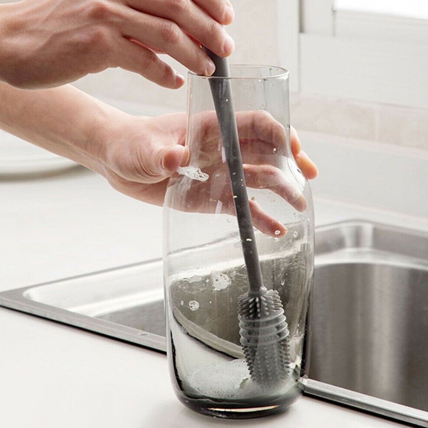 Wukusy 6151a bottle cleaning brush for household use, suitable for cleaning bottles and kitchen utensils effectively.