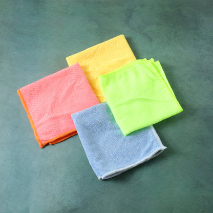 Set of four Wukusy microfiber cleaning cloths, 29x30 cm, soft and absorbent for versatile household cleaning tasks.