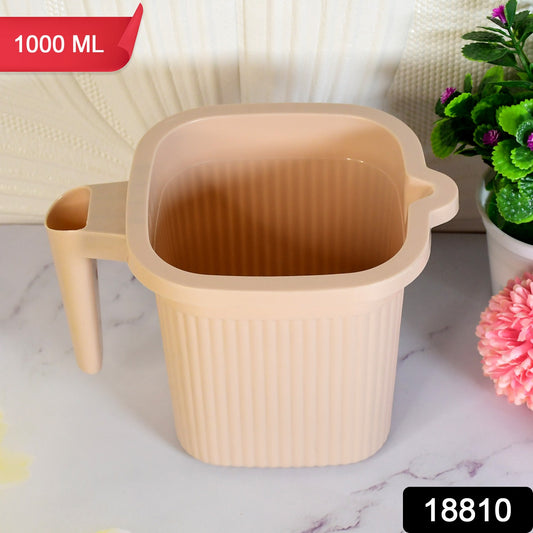 Plastic square bath water mug by Wukusy, 1000 ml capacity, in mixed colors, ideal for home and kitchen use.