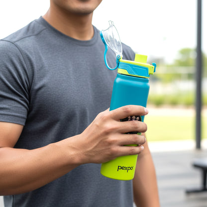 Wukusy Pexpo Amaze stainless steel water bottle, 800ml, insulated hot and cold, with sleek design and secure lid.