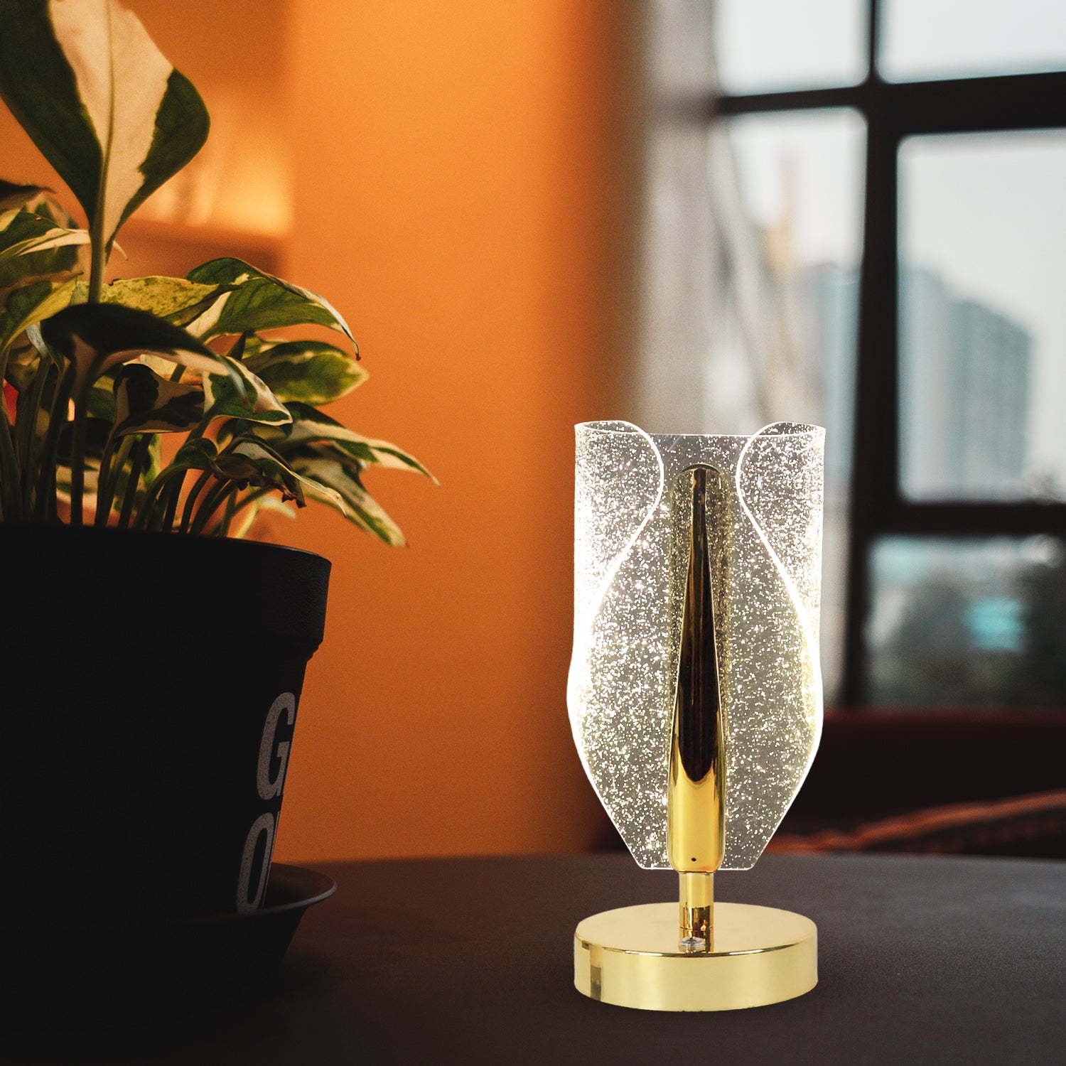 Luxury crystal table lamp with USB charging from Wukusy, featuring a elegant design for home decor.