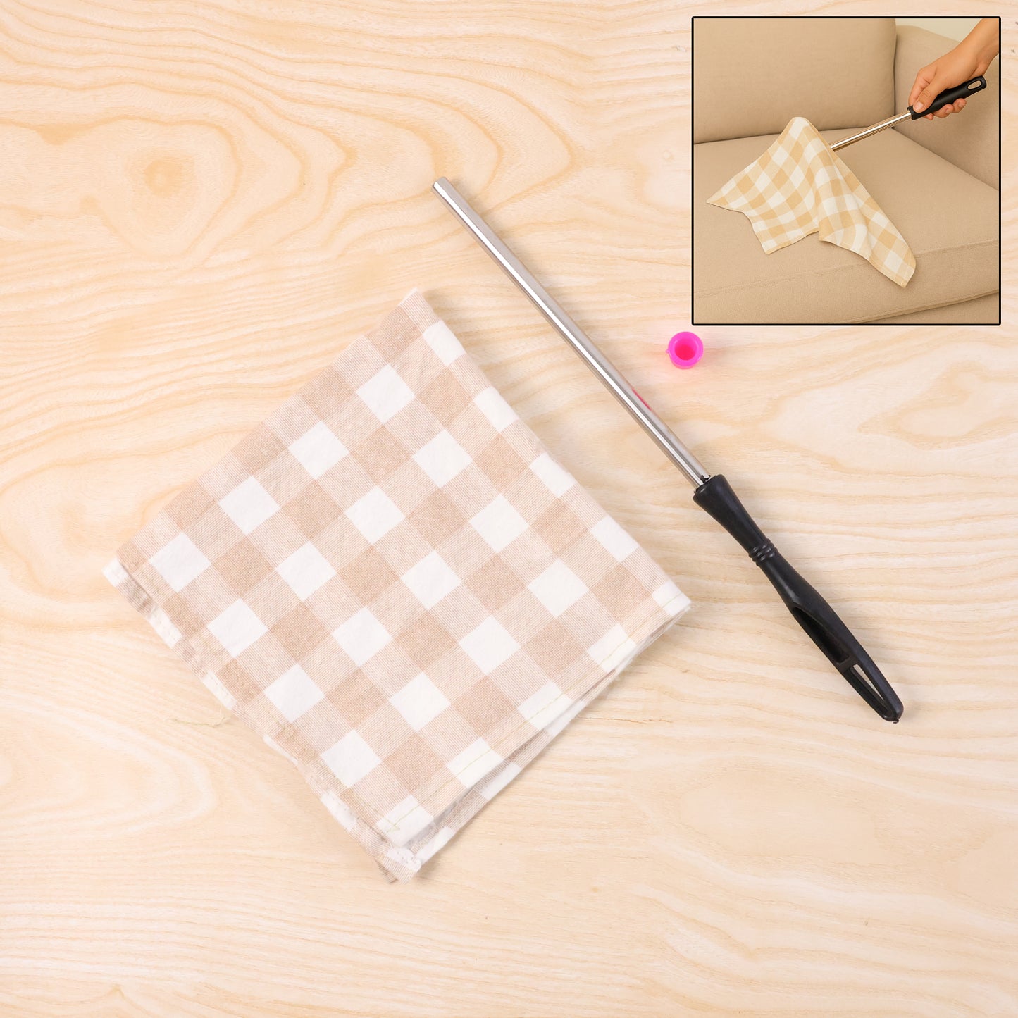 Wukusy non-extendable dusting cloth with handle for home cleaning, shown in a close-up image demonstrating its soft, durable fabric.