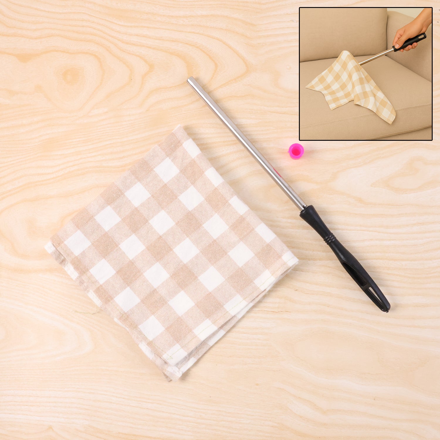 Wukusy non-extendable dusting cloth with handle for home cleaning, shown in a close-up image demonstrating its soft, durable fabric.