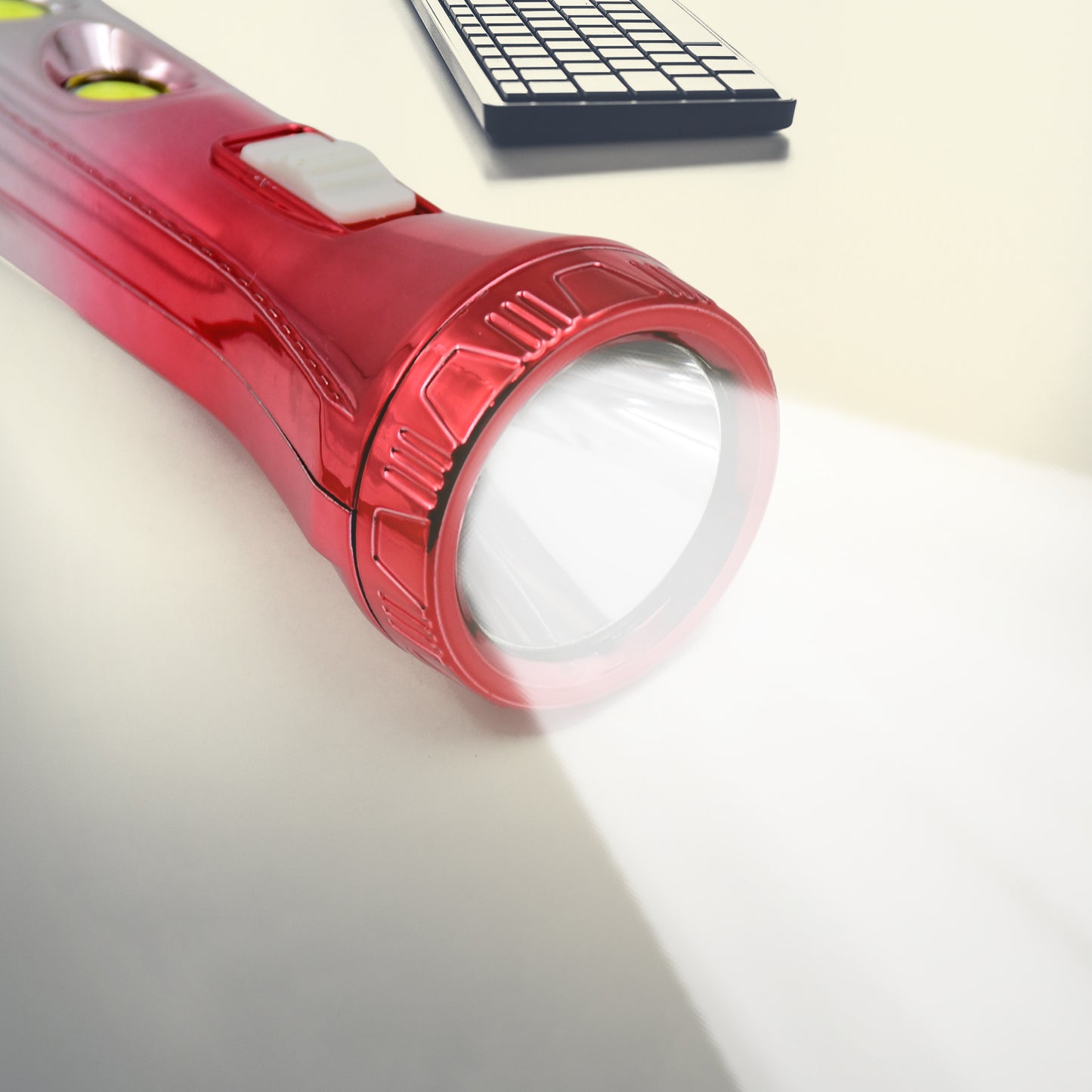 Wukusy multi-functional 3 LED torchlight flashlight showing its compact design with three bright LED bulbs for home improvement tasks.