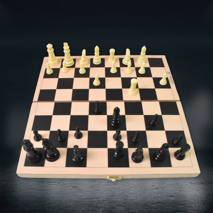 Wukusy folding wooden chess board set with 30x30cm size, featuring chess pieces on a polished wooden surface.