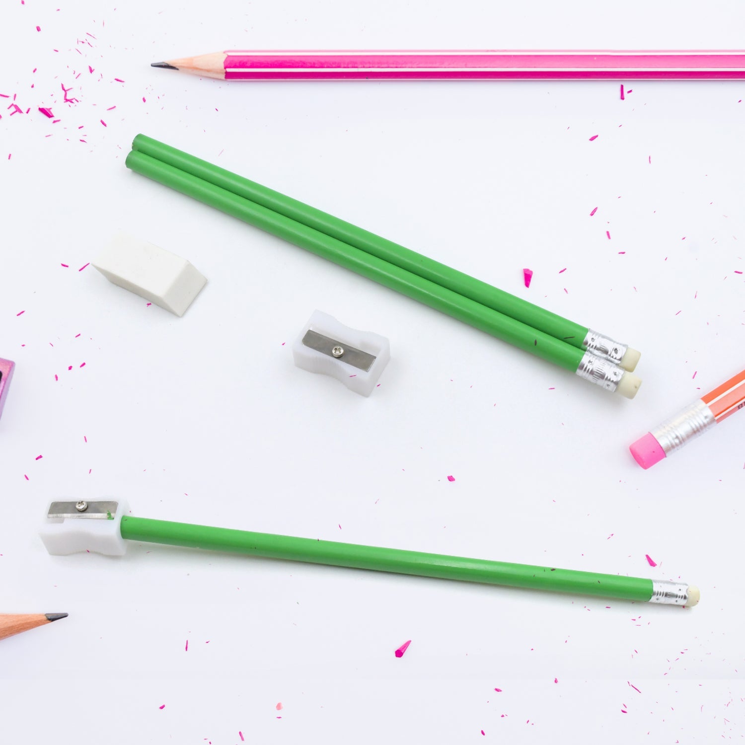 Wukusy school office set with ruler, 2 pencils, eraser, and sharpener, ideal for students and educational use.