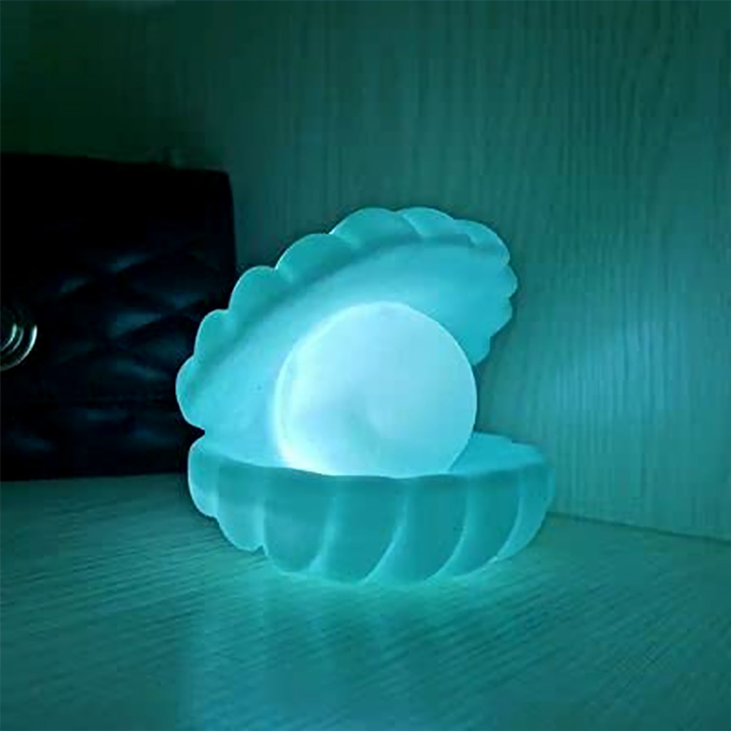 Wukusy Pearl Shell Night Lamp with LED lights, small battery-operated desk light for nursery or bedroom decor.