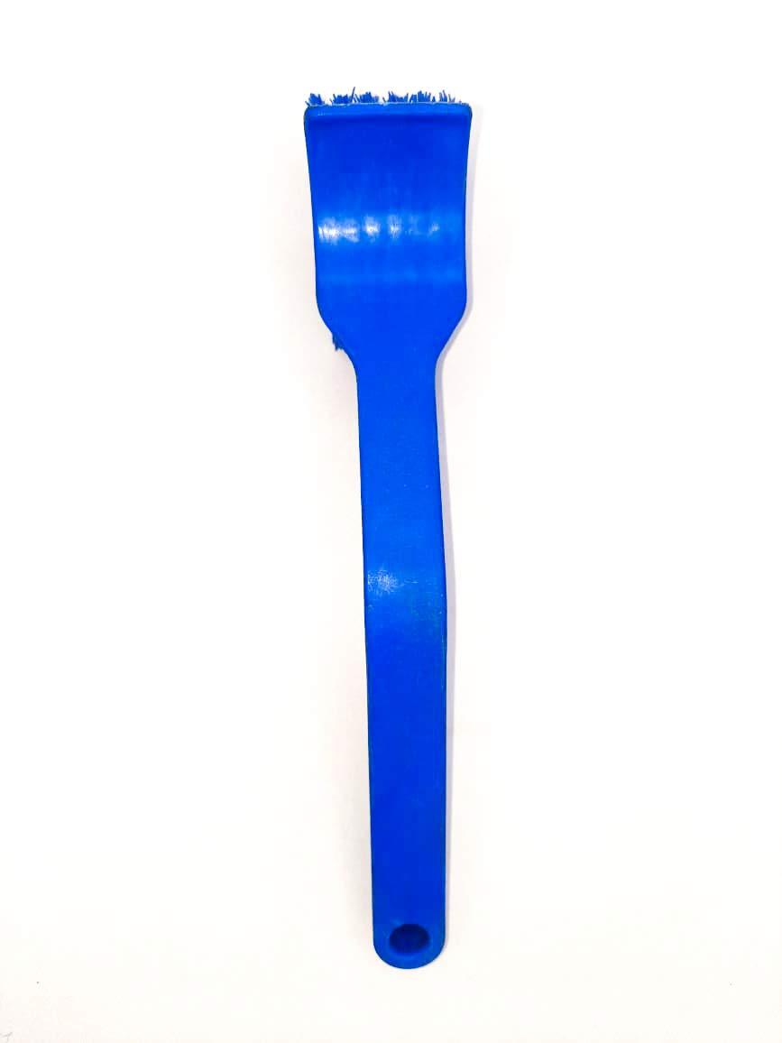 Wukusy 1375 plastic wash basin and toilet seat cleaning brush in multicolour, cleaning tool for bathroom hygiene.
