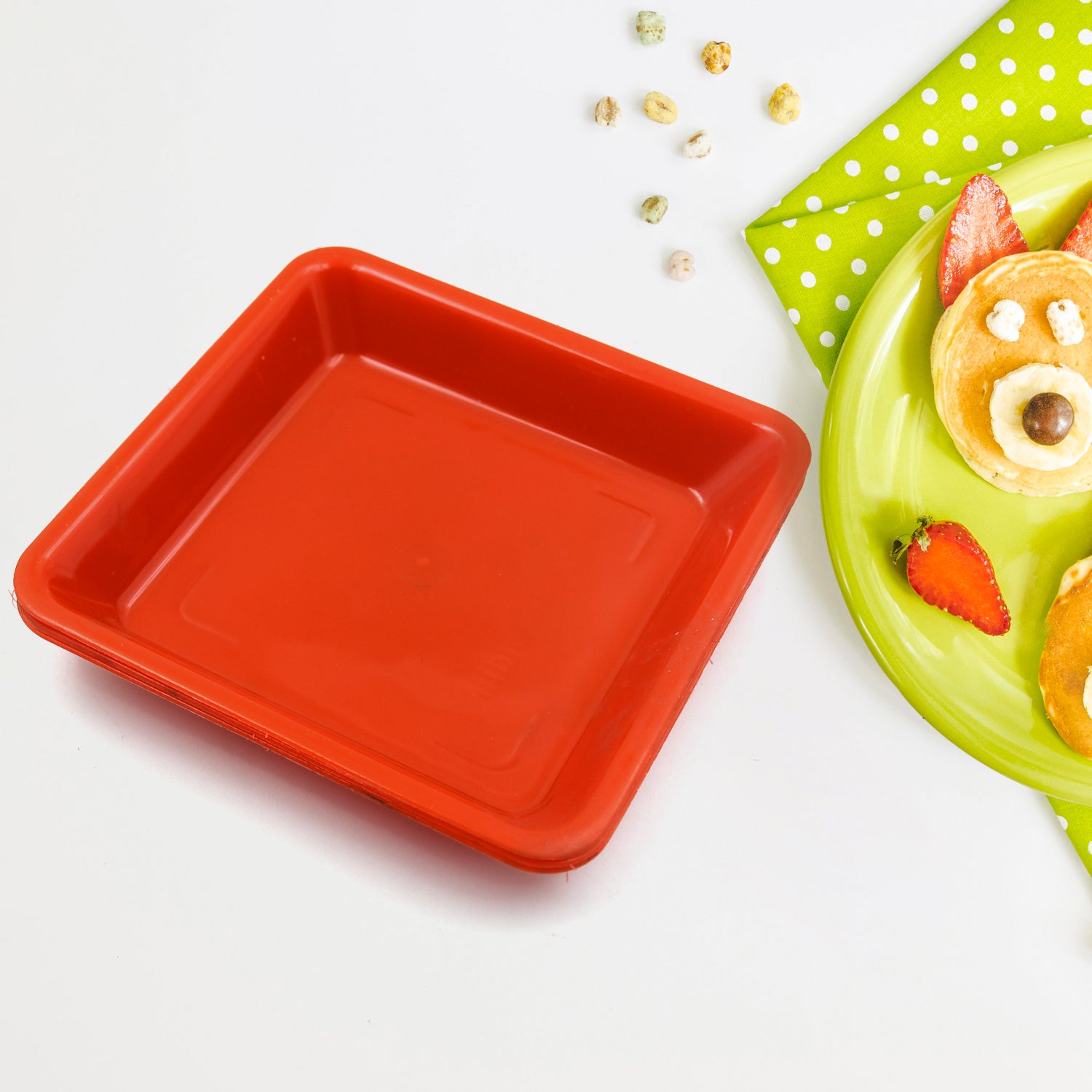 Set of three Wukusy square plastic halwa dinner plates for snacks, breakfast, or serving trays in home, restaurant, or office settings.