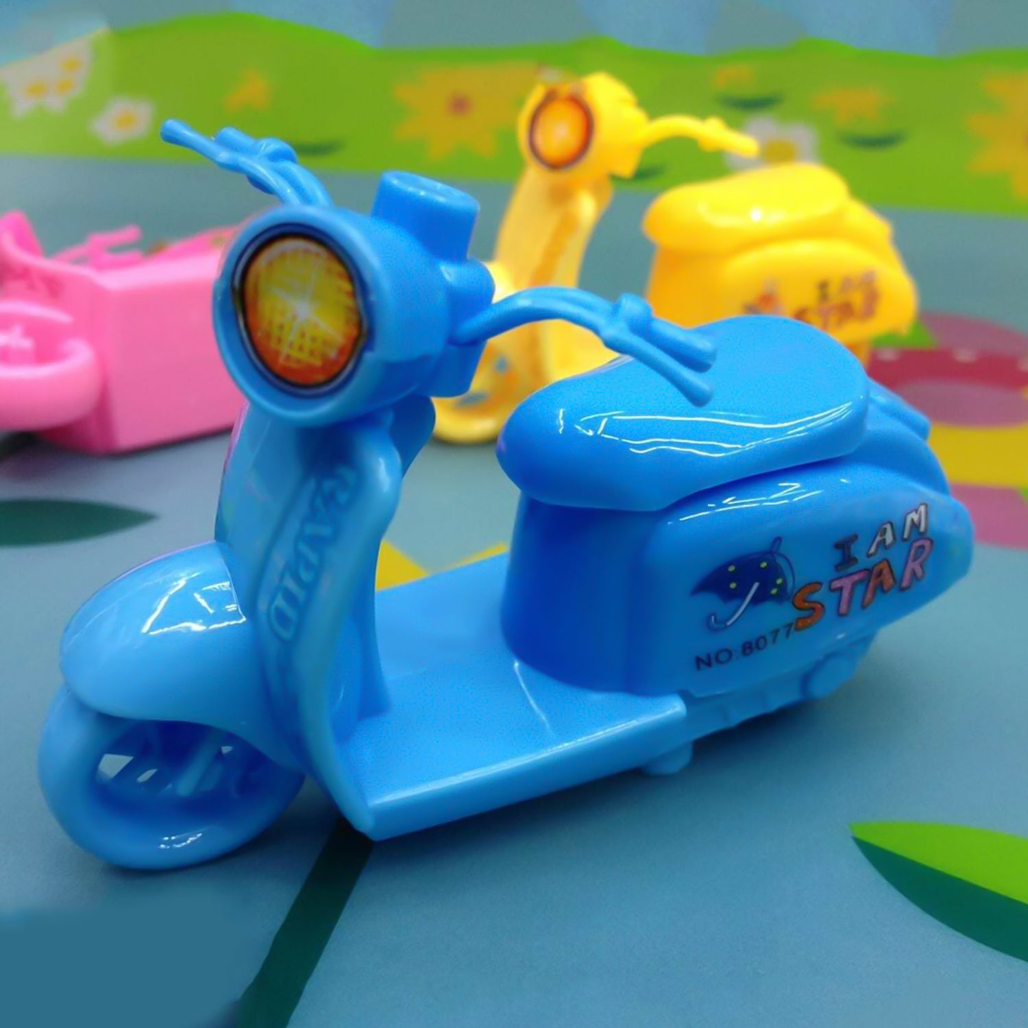 Wukusy bike-shaped pencil sharpener, a fun and unique stationery accessory for creative workspaces and office use.