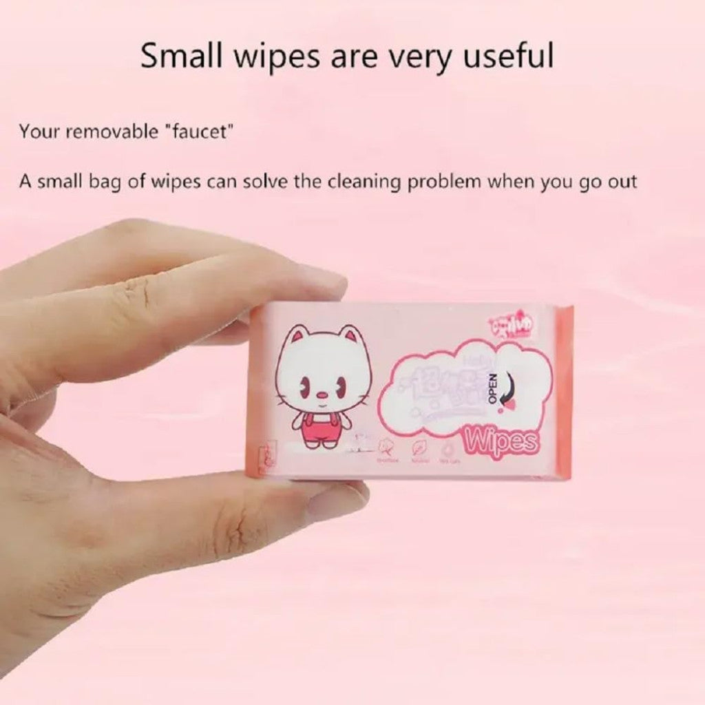 Set of 64 FIZZI SHOP mini wet wipes in disposable travel tissues for easy cleaning and hygiene on the go.