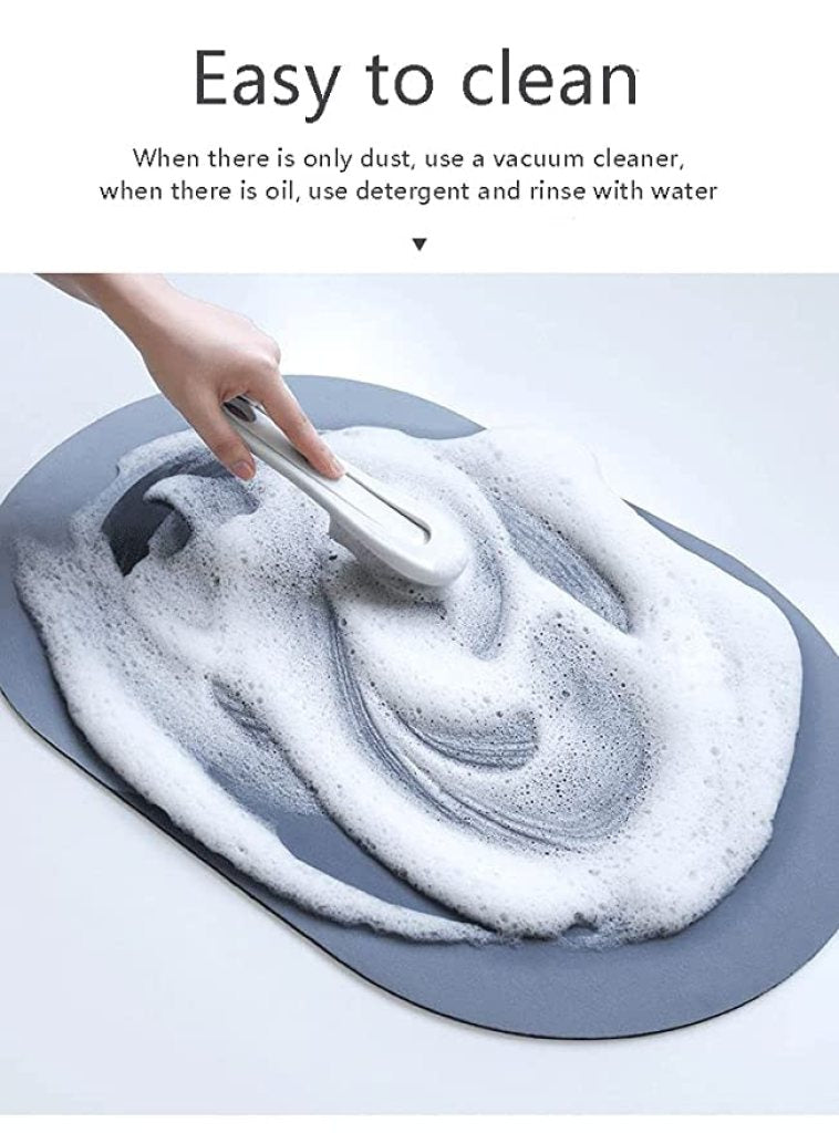 Soft, plush FIZZI SHOP bathroom mat with textured surface, ideal for adding comfort and style to bathroom floors.