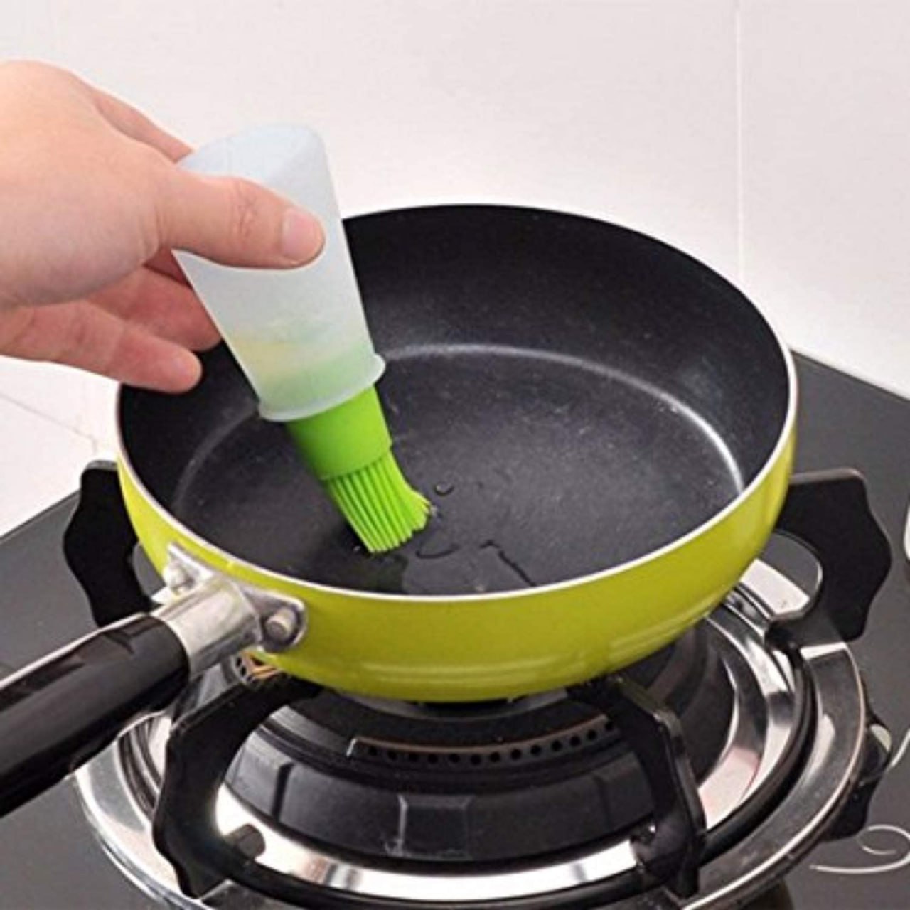 FIZZI SHOP JK SIDHU silicone oil bottle brush with flexible bristles and ergonomic handle for easy cleaning of oil bottles.