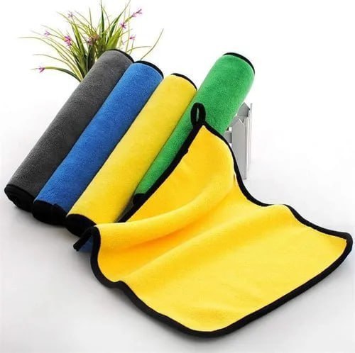 40x40 cm microfiber towel from FIZZI SHOP JK SIDHU, soft and absorbent fabric ideal for sports and travel.