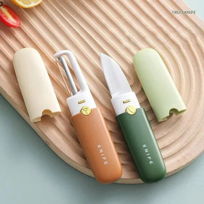 FIZZI SHOP 2-in-1 knife with built-in peeler, stainless steel blade and ergonomic handle for versatile kitchen prep.