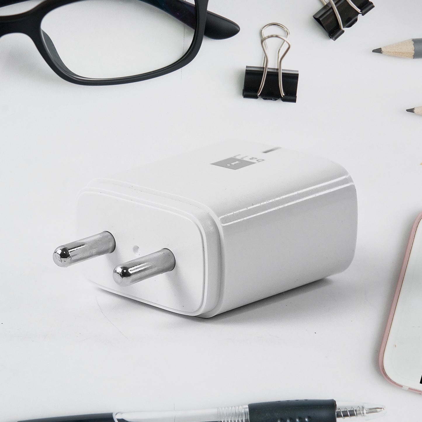Wukusy Iball dual USB wall charger with two ports for fast charging, compact design, and 5V 3.1A power output for mobile devices