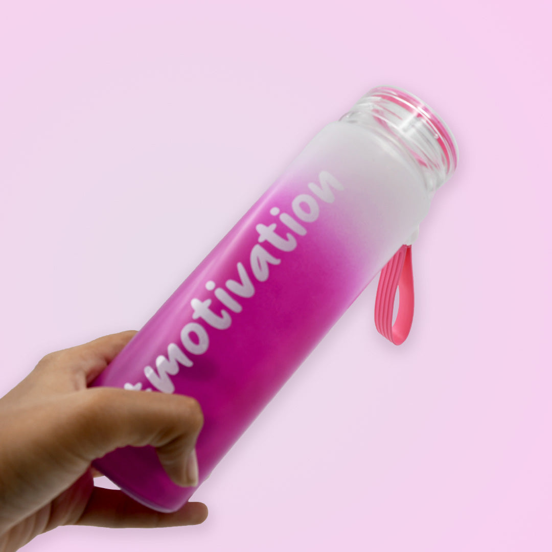 Colorful Wukusy 6915 motivational glass water bottle with rubber band, 350ml, designed for daily hydration during workouts or cycling.