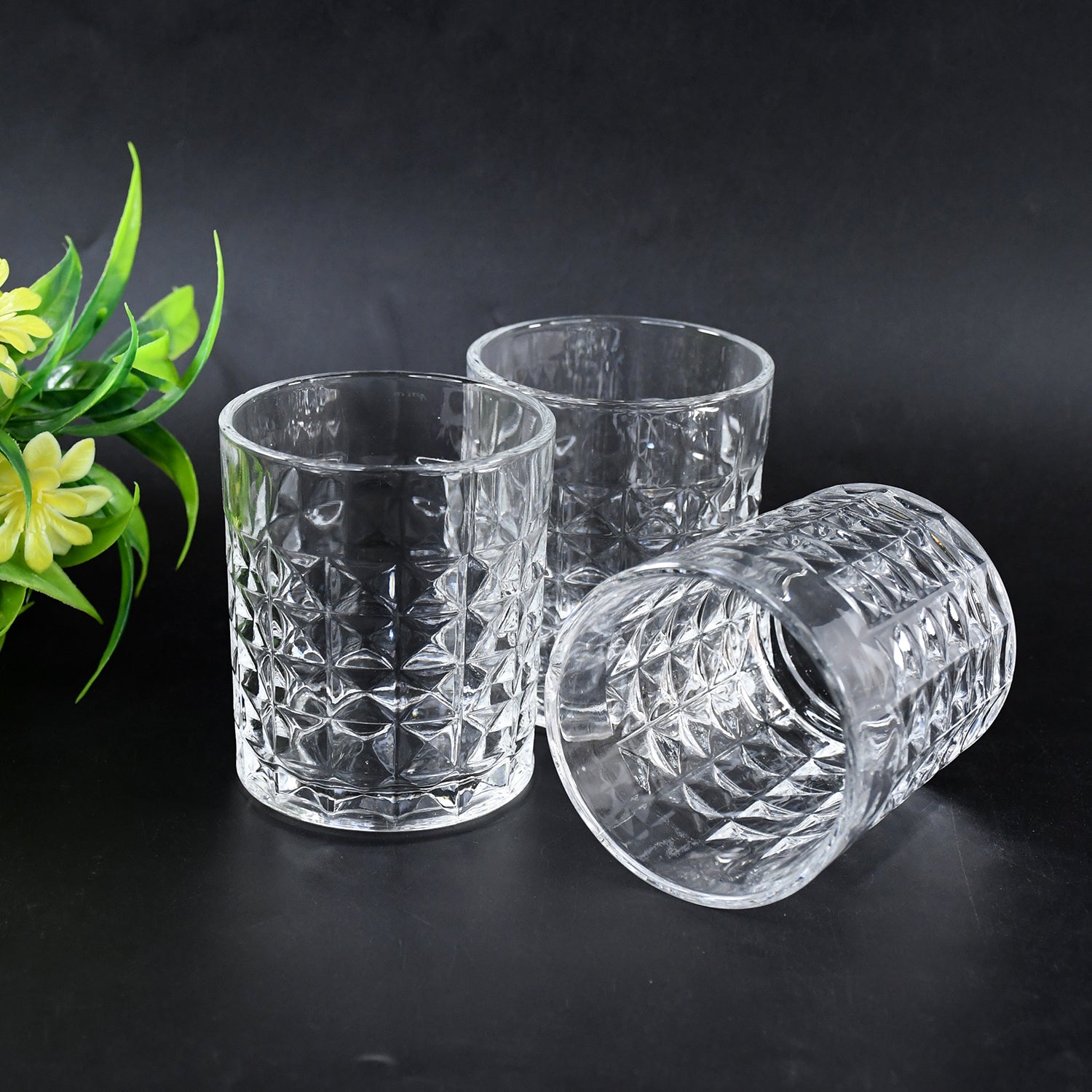 Six Wukusy premium crystal-style glass tumblers, 210 ml each, arranged in a set for elegant drinking and serving.