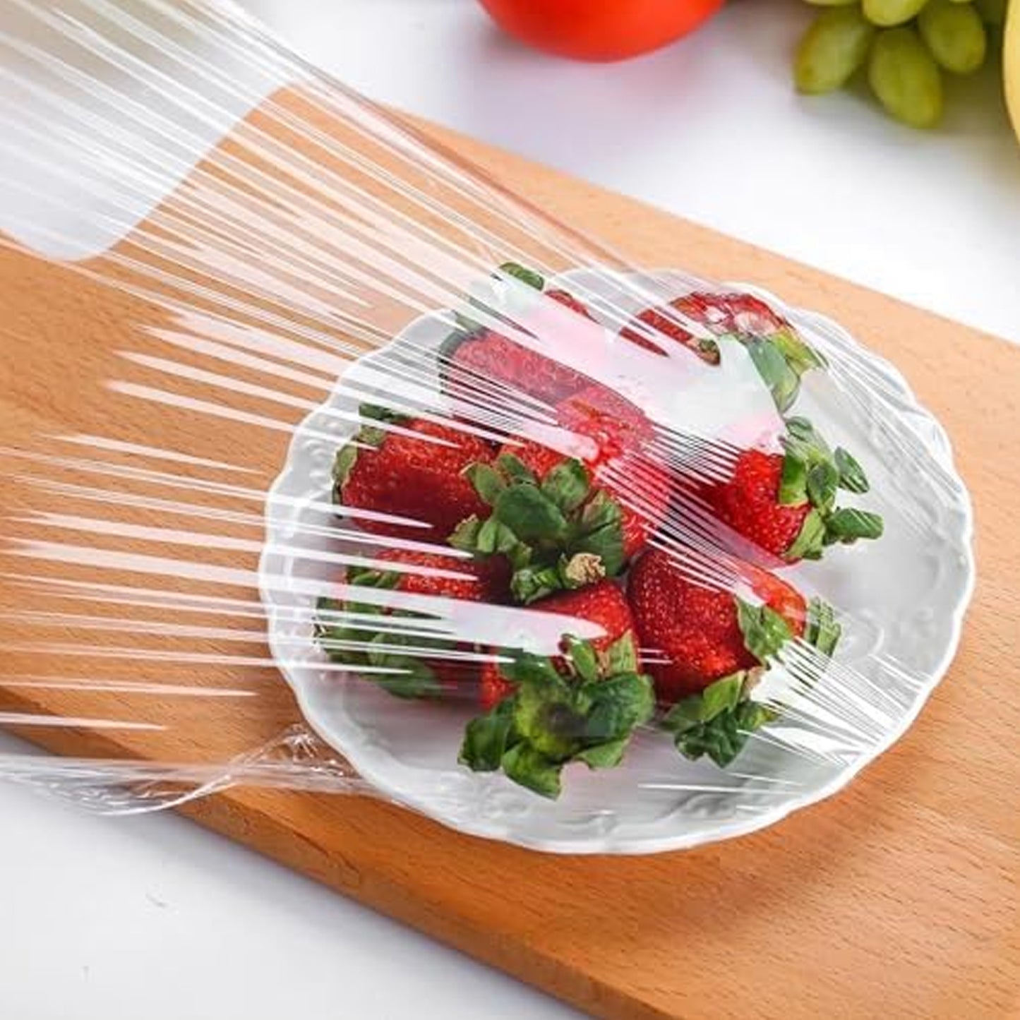Set of 100 disposable elastic food storage covers by Wukusy, large size, suitable for keeping food fresh in the kitchen.