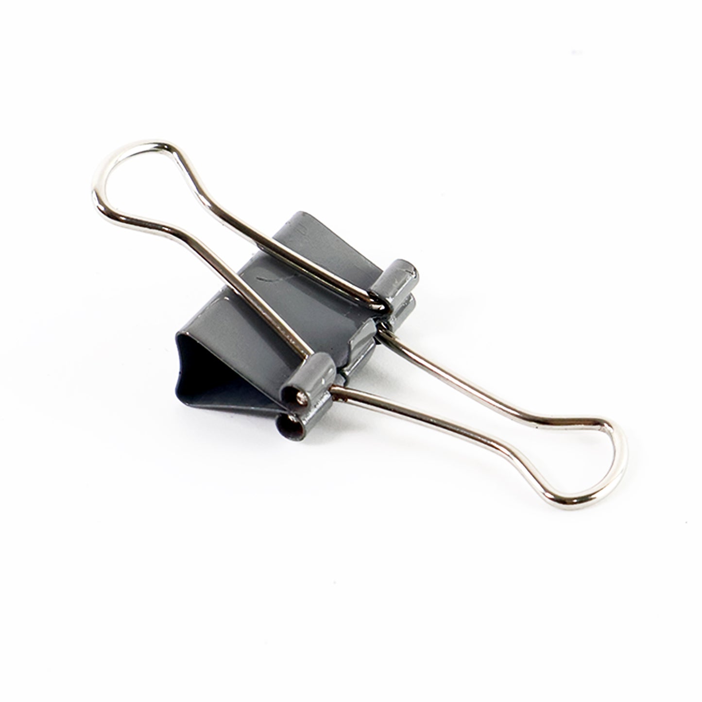 Heavy-duty Wukusy foldback binder clip, sturdy metal clip with silver finish, used for organizing papers and home improvement projects.